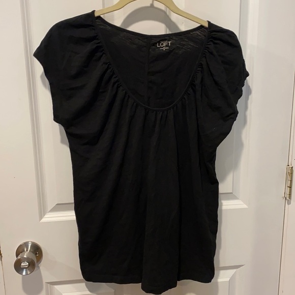 LOFT Black Scoop Neck Fitted Top EUC - Picture 1 of 7